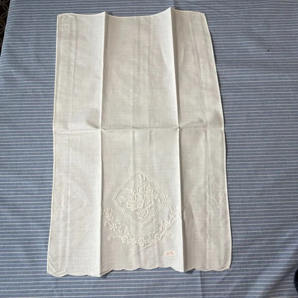 Embroidered Linen Napkins Set 12 White Floral Scallop Edge 20.5 x 13.5‎